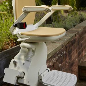 aidem-elevateurs-monte-escaliers-droit-acorn-03